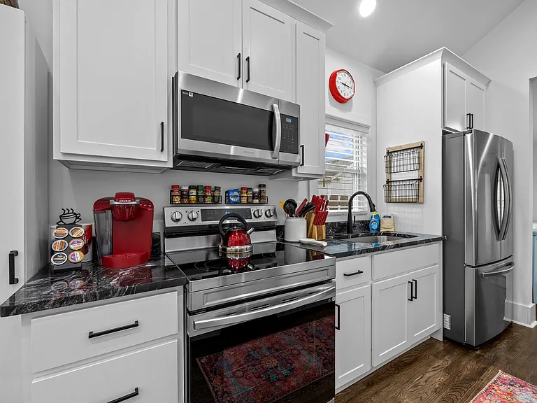 39 Cedar St — Photo 17