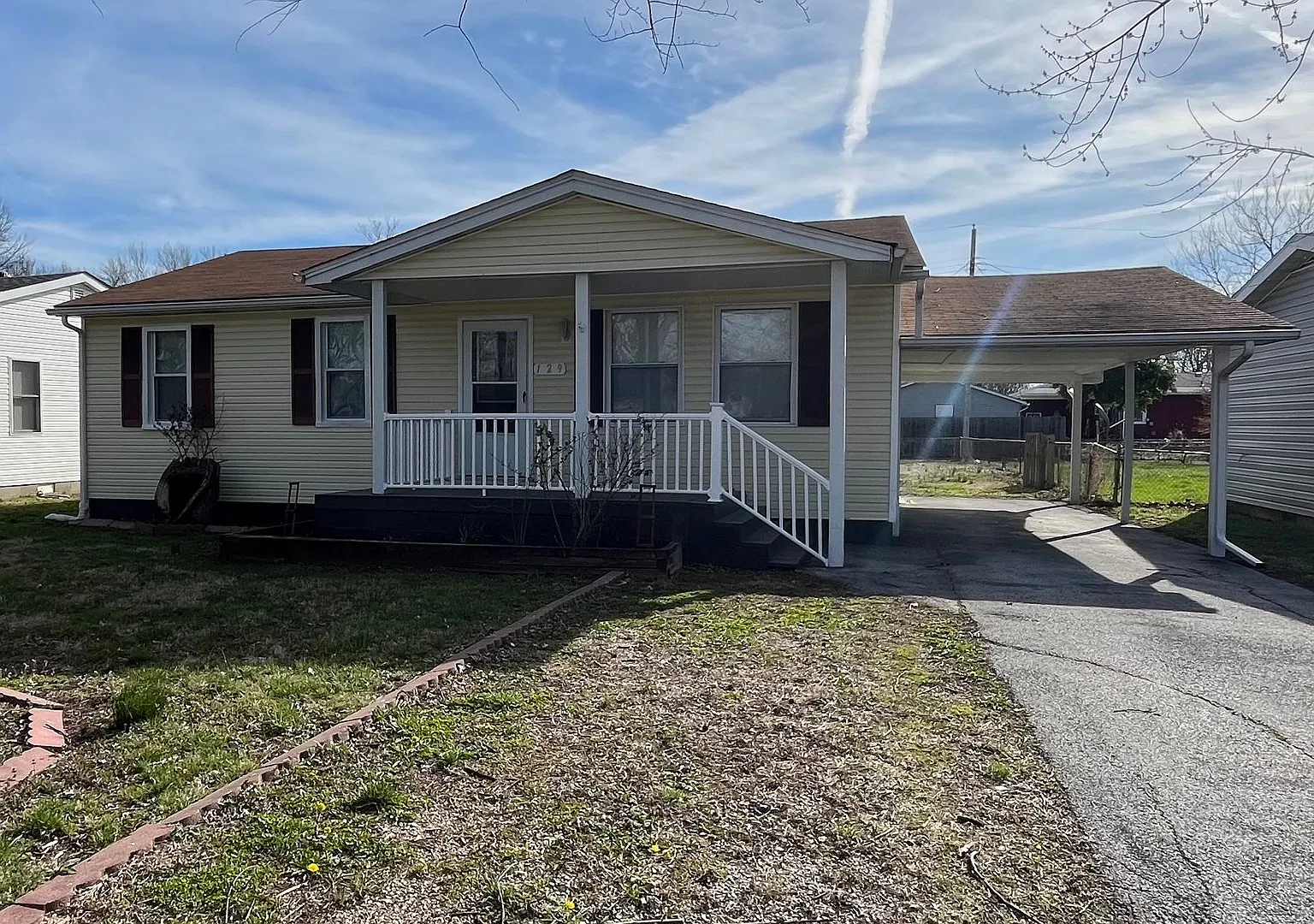 3 bedroom Ranch — Photo 1