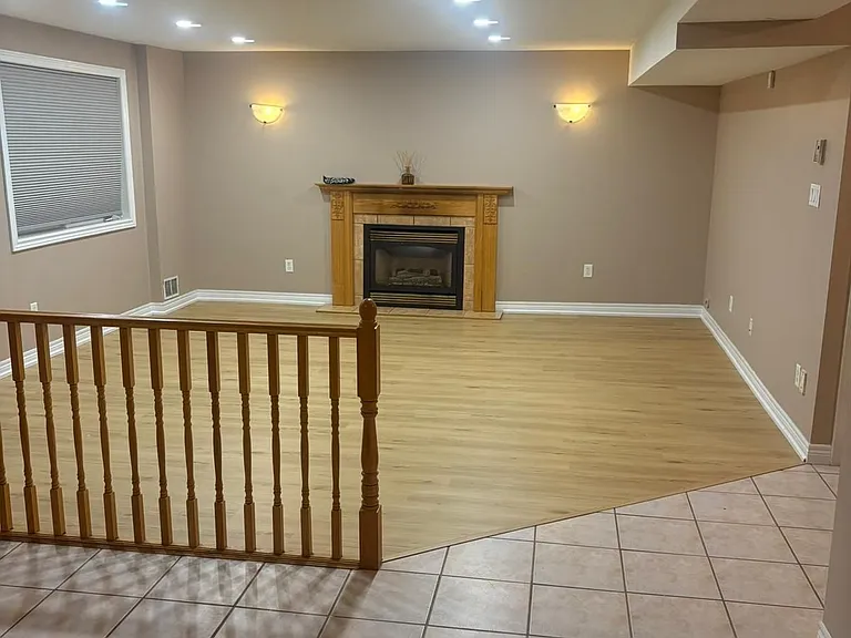 17 Jean Anderson Cres #LOWER — Photo 2