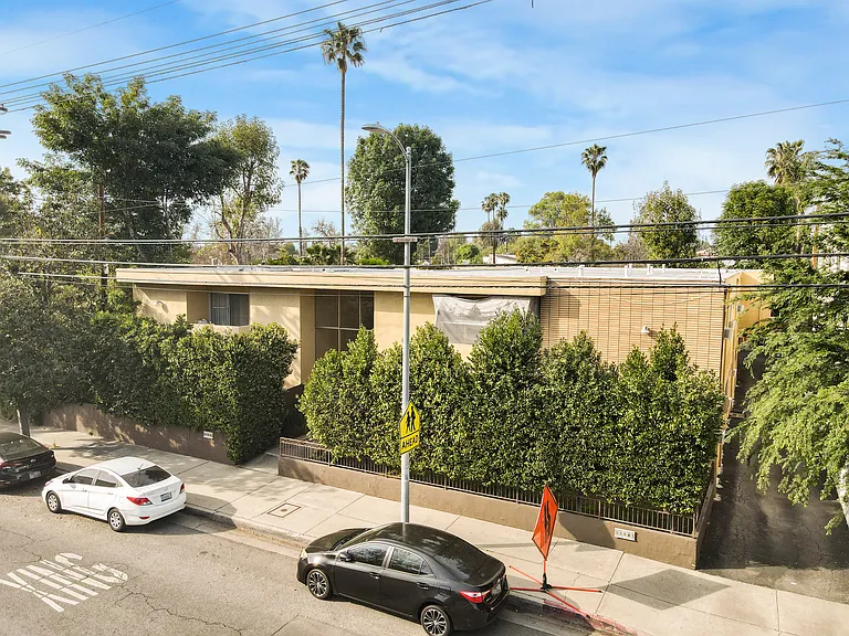 14641 Magnolia Blvd #5 — Photo 10