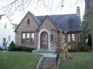 613 Pine St, Manitowoc, WI 54220