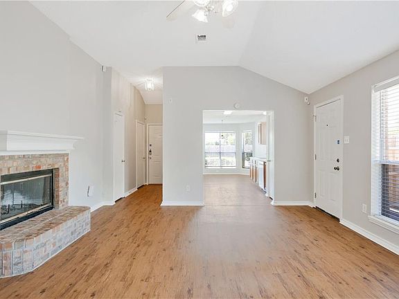 4th image of 8567 Garden Springs Dr