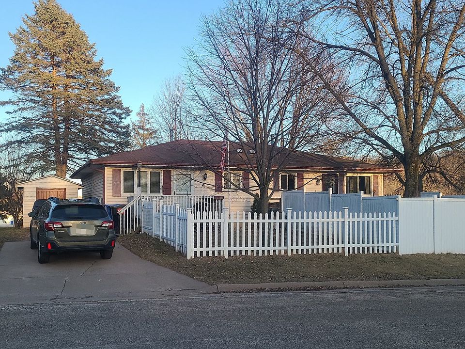 2nd image of 216 Golden Ave