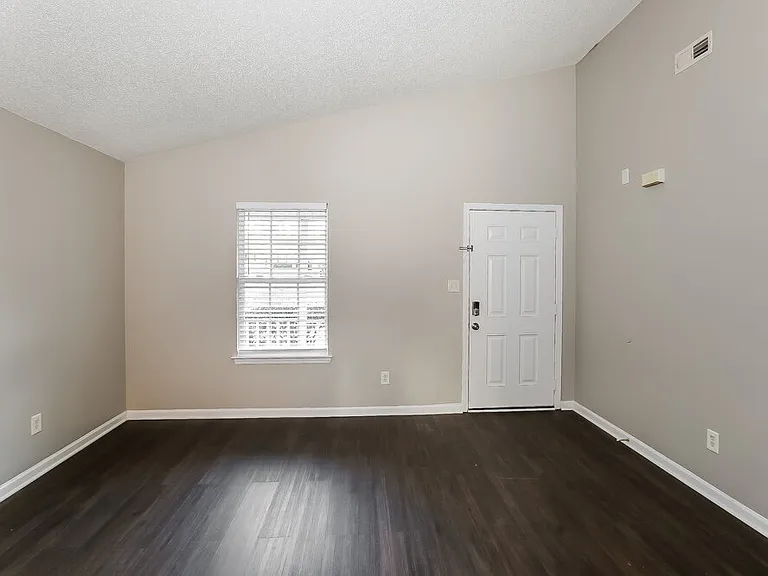 12110 Stewarts Crossing Dr — Photo 6