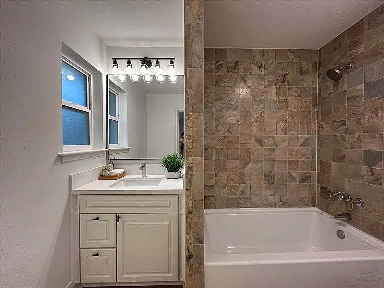 12118 Dorrance Ln — Photo 13