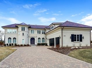 11888 Crosscreek Ct, Burr Ridge, IL 60527