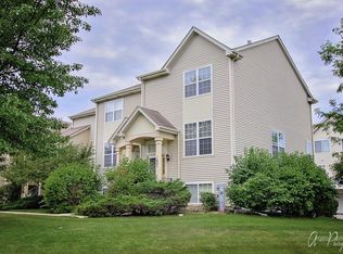 1607 Silvergate Ct, Gurnee, IL 60031