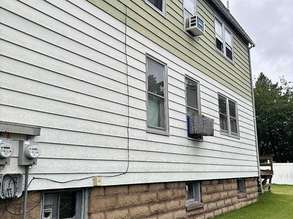 3rd image of 24 Cedar St