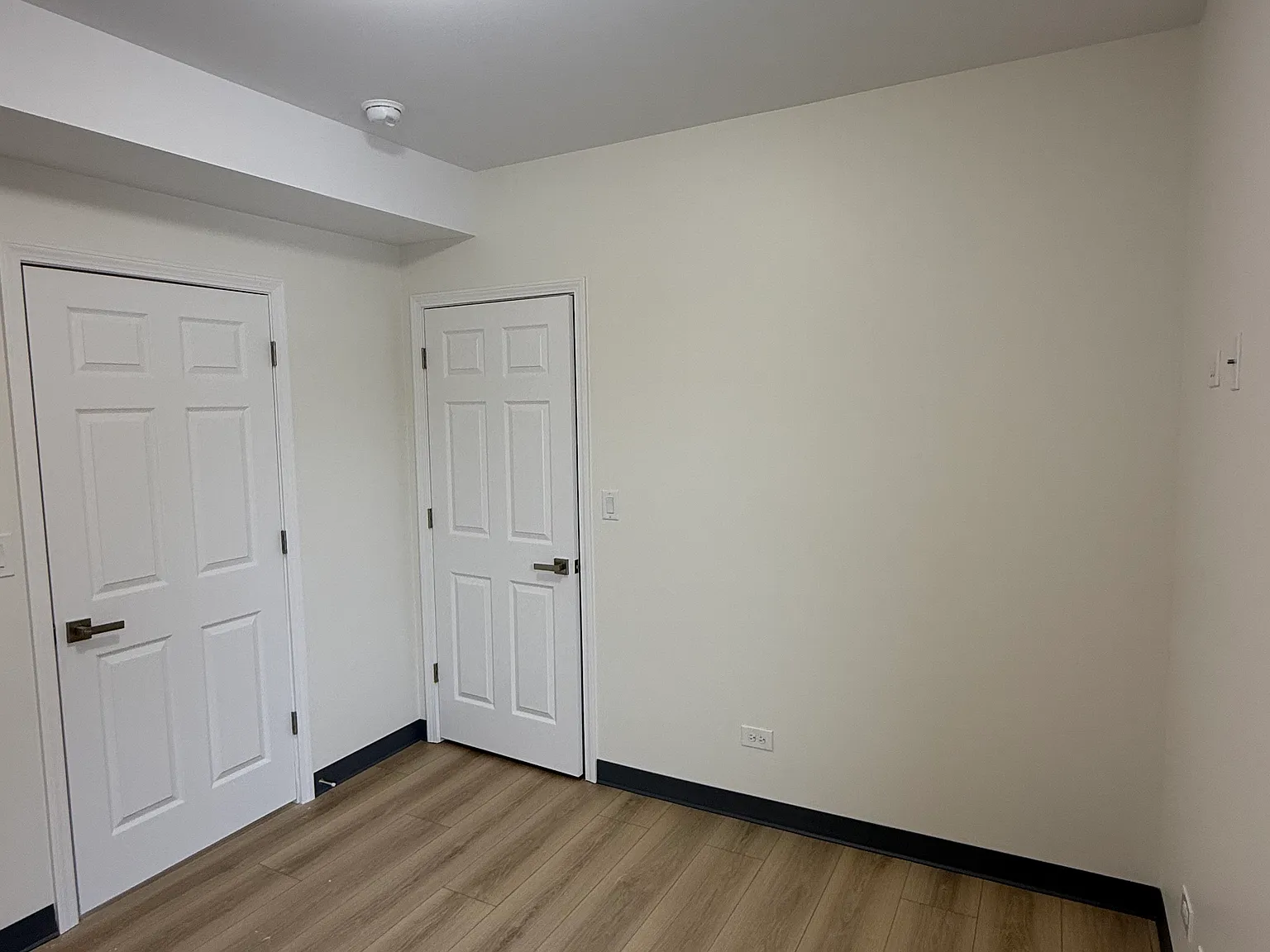 1 bed, 500 sqft, $1,200 — Photo 3
