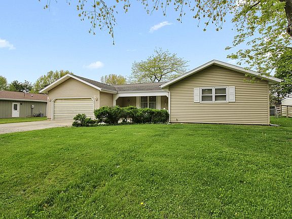 2nd image of 908 Hillside Ct
