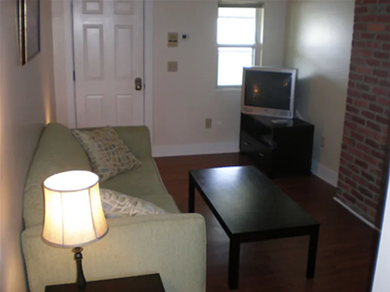 638 N High St — Photo 16