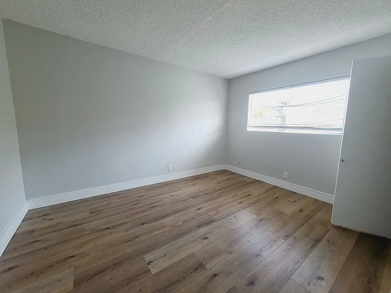 13425 Vanowen St — Photo 8