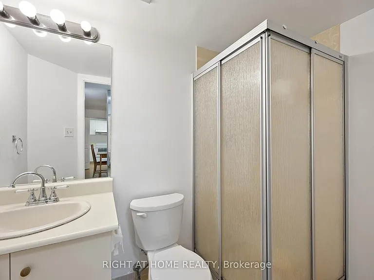280 Simcoe St #206A — Photo 5