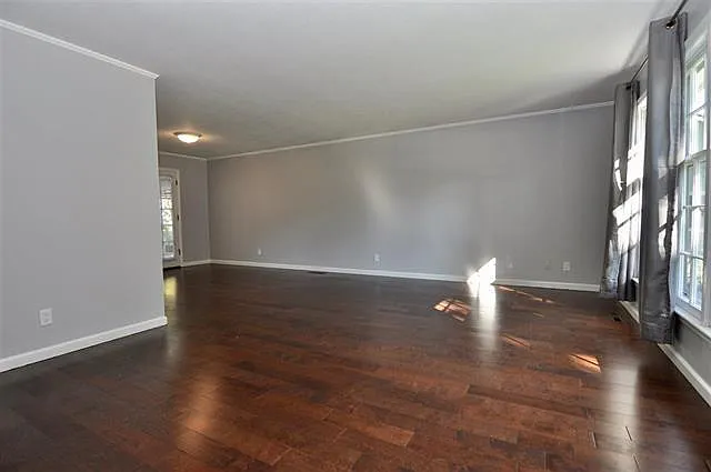 1624 Baltimore Ter — Photo 3