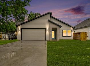 708 S Carroll St, La Porte, TX 77571