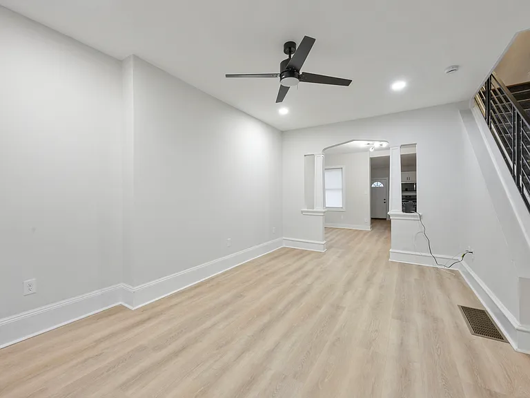 254 W Zeralda St — Photo 3