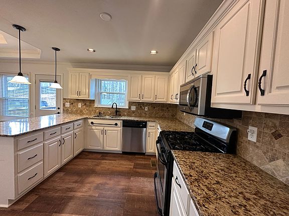 2nd image of 507 Silver Maple Ln