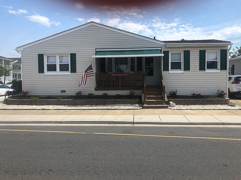 1st image of 101 11th St