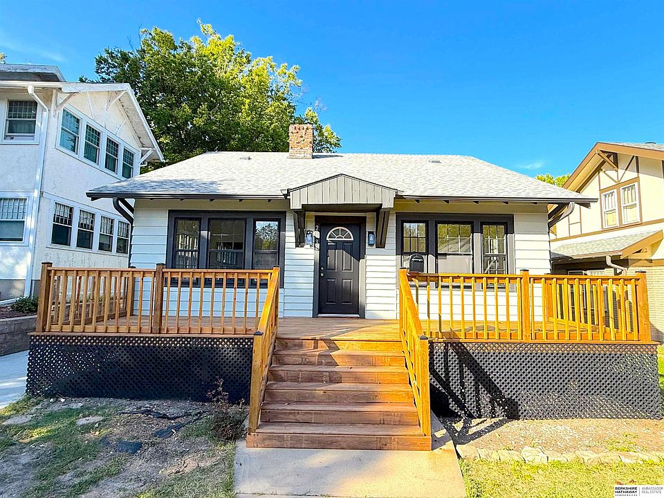 1st image of 2636 Sewell St