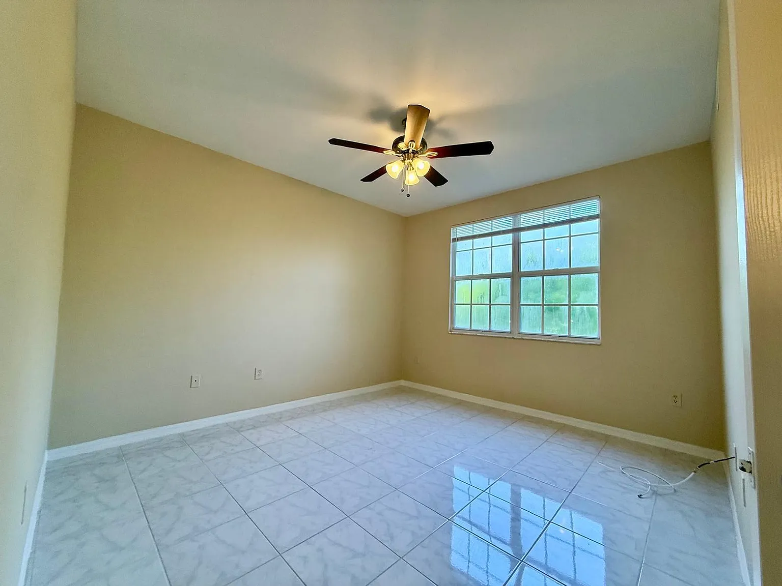 1 bed, 1.0 bath, 835 sqft, $1,900 — Photo 4