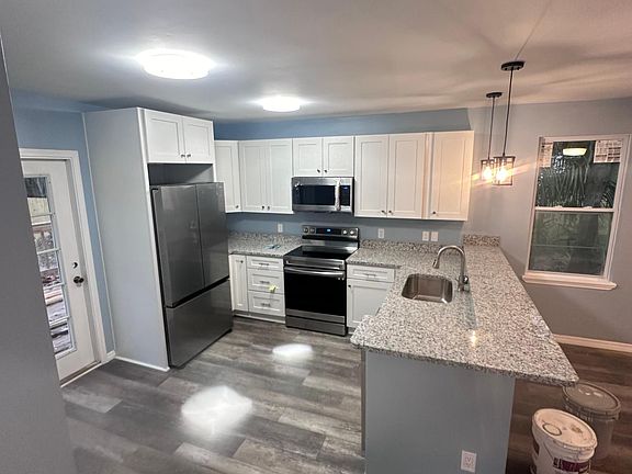 4th image of 6019 Hyram Ave