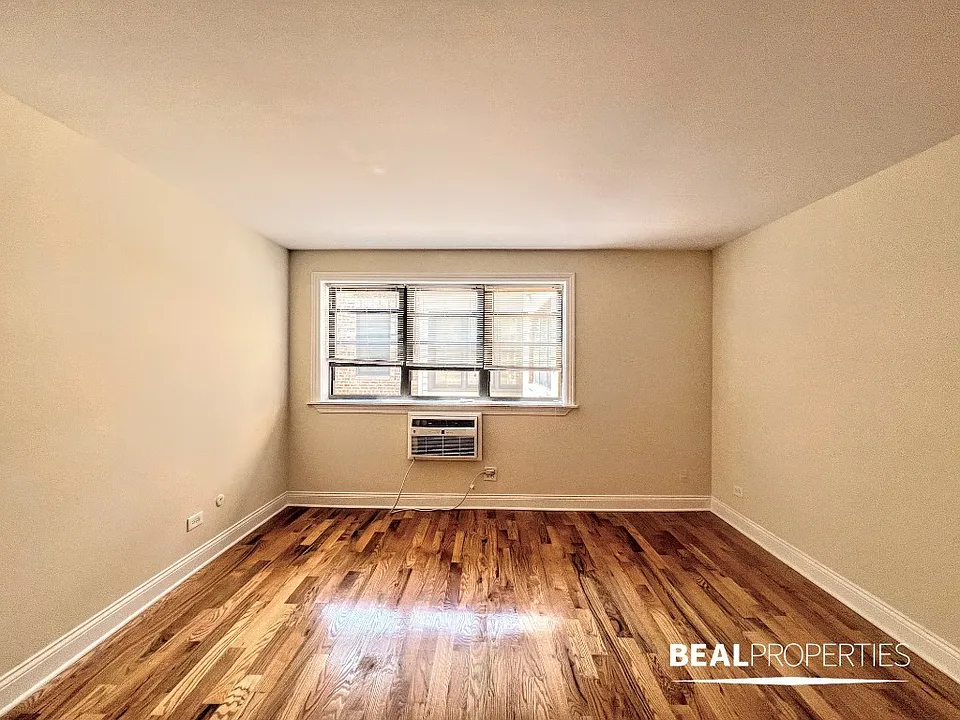555 W Arlington Pl #304