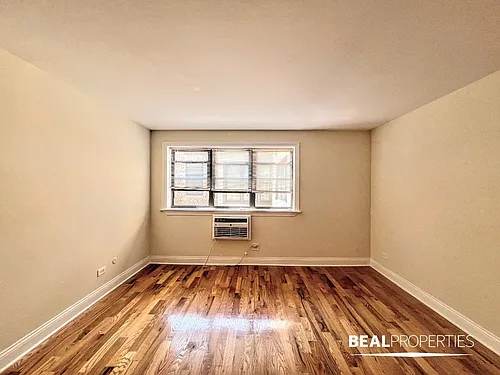 555 W Arlington Pl Photo 1