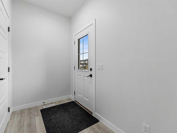 5th image of 150 S Ambleton Dr NW