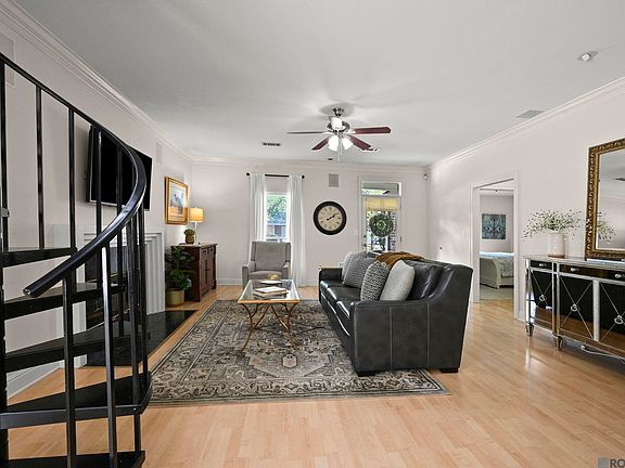 5th image of 8590 Oliver Ave
