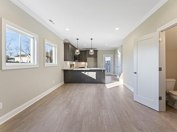 5th image of 1462 Rebecca Johns Dr
