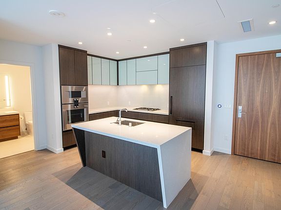 5th image of 188 Bellevue Way NE #406
