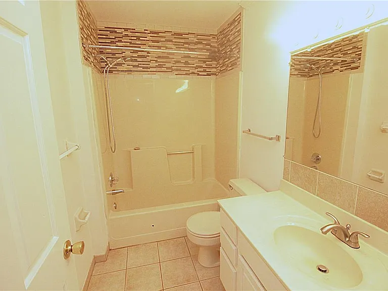 106 Founders Ct — Photo 17