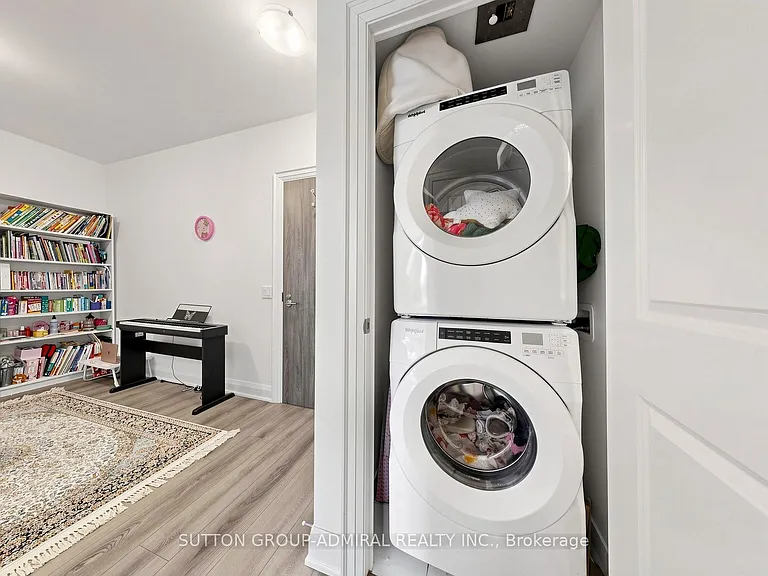 20 Gatineau Dr #1708E — Photo 15