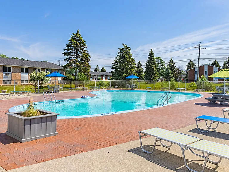 Glenbrook Manor Apartment Homes — Photo 11