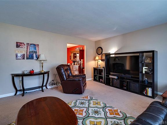 5th image of 857 Elwyn Pl