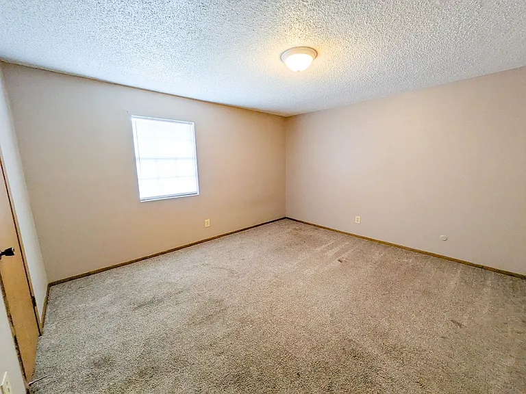 Laurel Square Townhomes — Photo 10