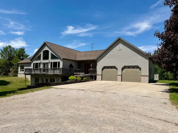 1501 Hackmatack Rd, Cheboygan, MI 49721