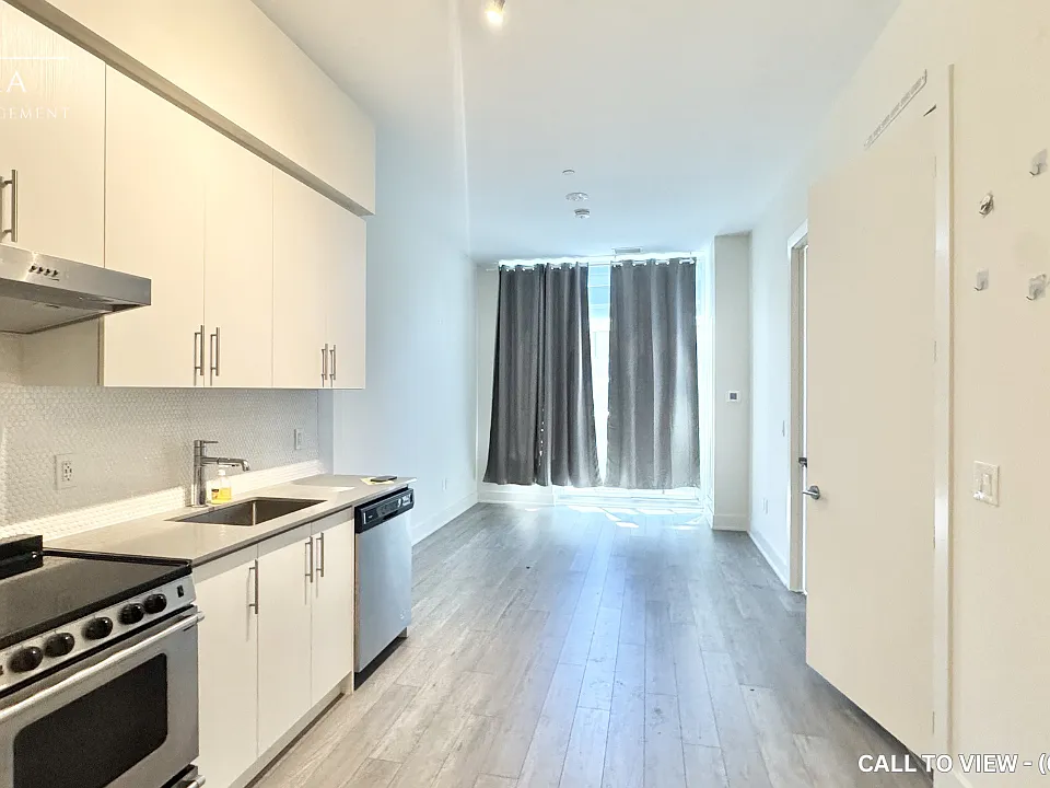 212 King William St S #1405
