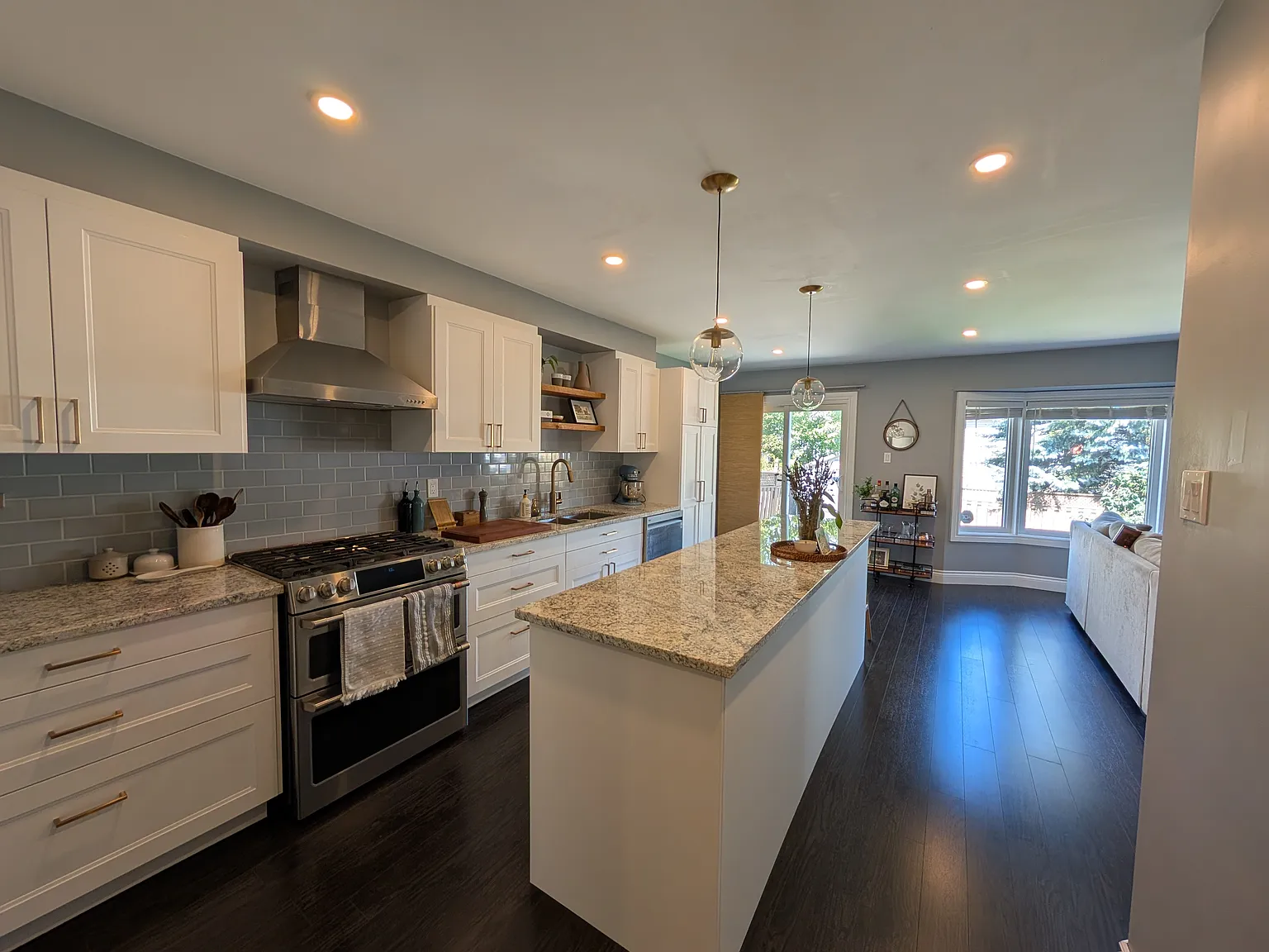 3 bed, 2.5 bath, 1750 sqft, $3,000 — Photo 3