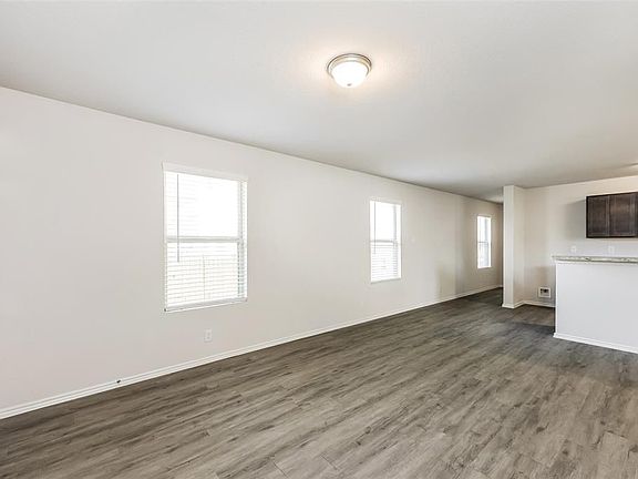 4th image of 2334 Redlove Dr