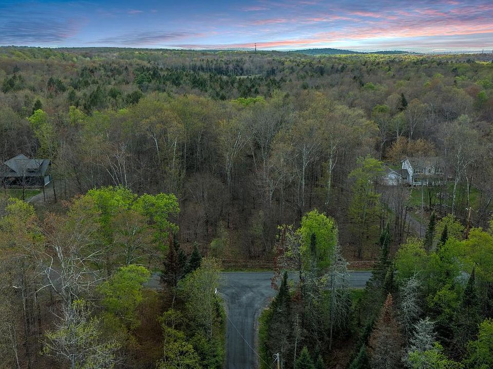 1st image of 31 Lehigh River Ct