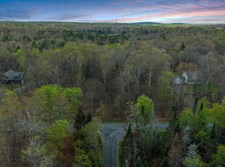 31 Lehigh River Ct, Gouldsboro, PA 18424