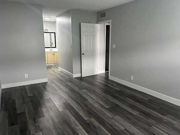 4th image of 3232 NW 84th Ave