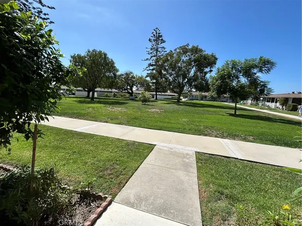 13751 Saint Andrews Dr APT 35J, Seal Beach, CA 90740