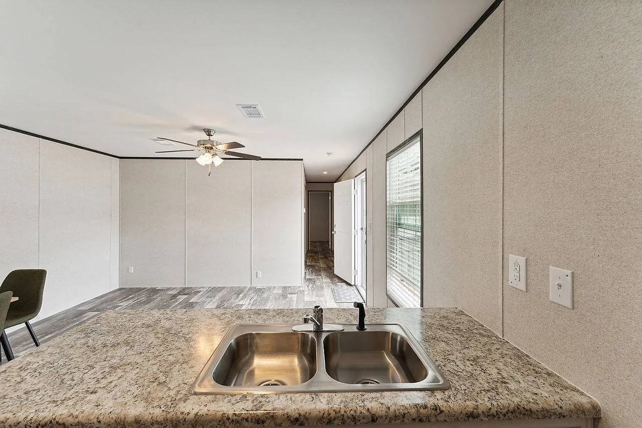 2 bed, 2.0 bath, $1,095 — Photo 2