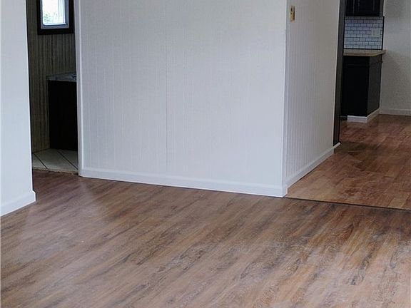 3rd image of 1514 Manhattan Ave