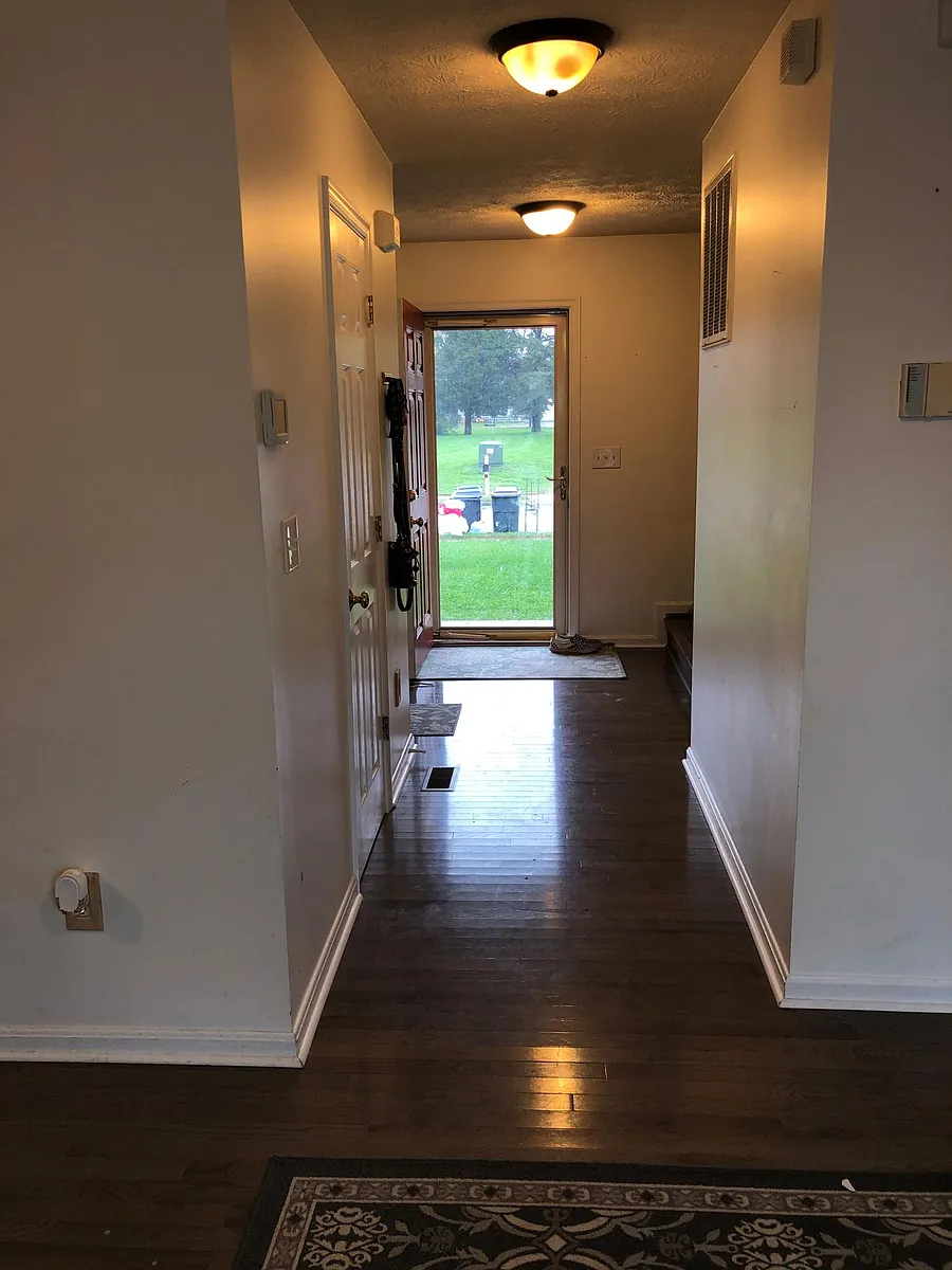 Building Photo - 10420 Wisteria Dr