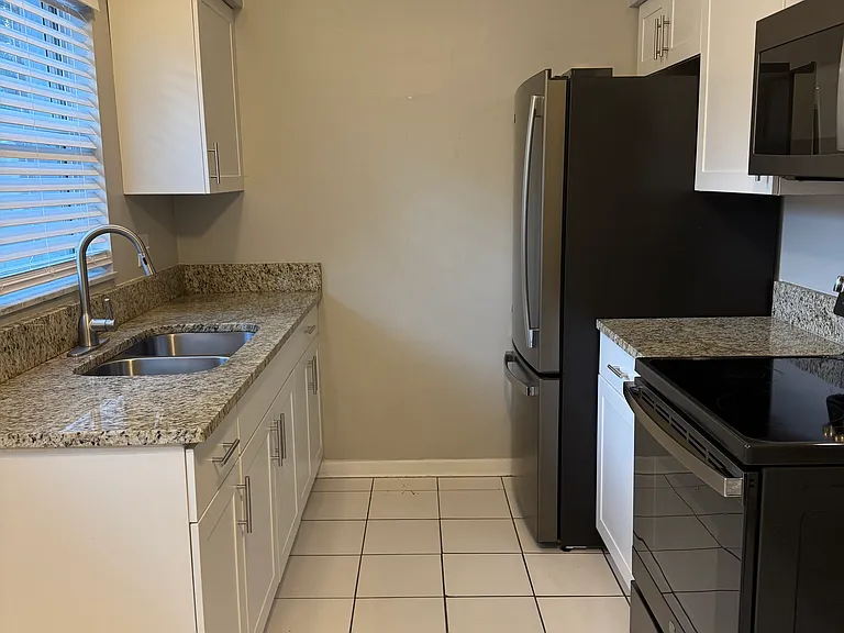 408 New York Ave — Photo 5