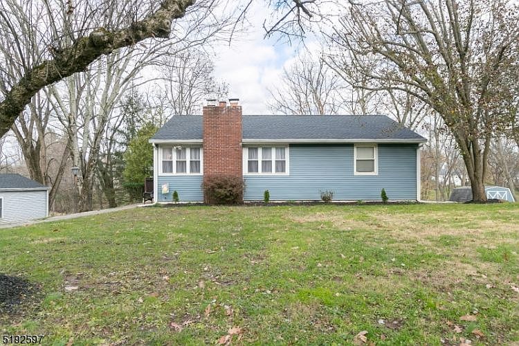 1st image of 1 Forest Hill Dr