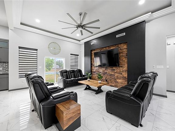 4th image of 2515 Cypress Dr